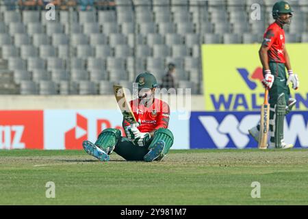 Litton Kumar das (L) während des ersten T20-Spiels zweier Spielserien im Sher-E-Bangla National Cricket Stadium in Mirpur, DH Stockfoto