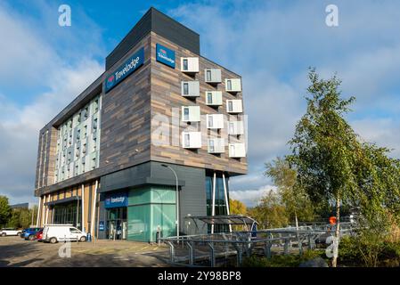 Travelodge Hotel in Lakeside, Thurrock, Großbritannien. Travelodge Thurrock Lakeside, Alexandra Lake, Lakeside Shopping Centre, Thurrock, in der Nähe von Grays Stockfoto