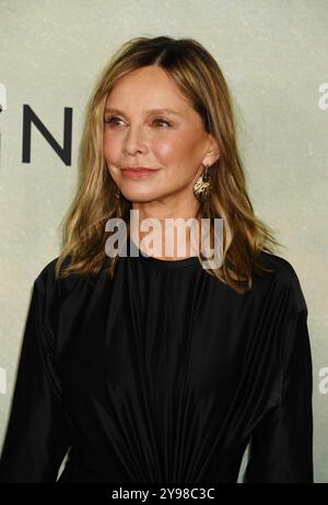West Hollywood, Kalifornien, USA. Oktober 2024. Calista Flockhart nimmt am 08. Oktober 2024 in West Hollywood, Kalifornien, an der Weltpremiere von Apple TV's „Shrinking“ im Pacific Design Center Teil. Quelle: Jeffrey Mayer/Media Punch/Alamy Live News Stockfoto