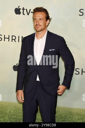 West Hollywood, Kalifornien, USA. Oktober 2024. Jason Segel nimmt am 08. Oktober 2024 in West Hollywood, Kalifornien, an der zweiten Staffel von Apple TV’s „Shrinking“ im Pacific Design Center Teil. Quelle: Jeffrey Mayer/Media Punch/Alamy Live News Stockfoto
