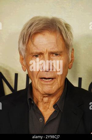 West Hollywood, Kalifornien, USA. Oktober 2024. Harrison Ford nimmt am 8. Oktober 2024 in West Hollywood, Kalifornien, an der Weltpremiere von Apple TV's „Shrinking“ im Pacific Design Center Teil. Quelle: Jeffrey Mayer/Media Punch/Alamy Live News Stockfoto