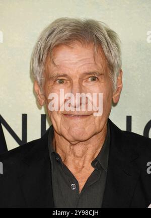 West Hollywood, Kalifornien, USA. Oktober 2024. Harrison Ford nimmt am 8. Oktober 2024 in West Hollywood, Kalifornien, an der Weltpremiere von Apple TV's „Shrinking“ im Pacific Design Center Teil. Quelle: Jeffrey Mayer/Media Punch/Alamy Live News Stockfoto