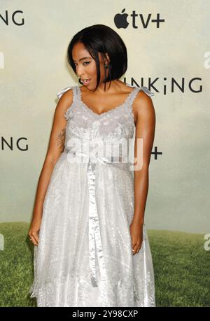West Hollywood, Kalifornien, USA. Oktober 2024. Jessica Williams nimmt am 08. Oktober 2024 in West Hollywood, Kalifornien, an der zweiten Staffel von Apple TV’s „Shrinking“ im Pacific Design Center Teil. Quelle: Jeffrey Mayer/Media Punch/Alamy Live News Stockfoto