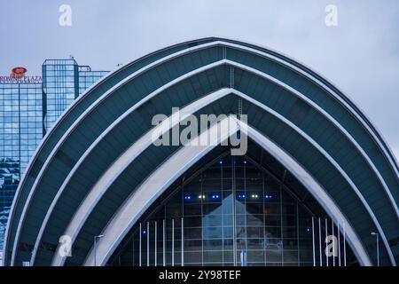 Abschnitt des Daches des Clyde Auditoriums, aufgrund seiner Form liebevoll als Armadillo bekannt, Glasgow, Schottland Stockfoto