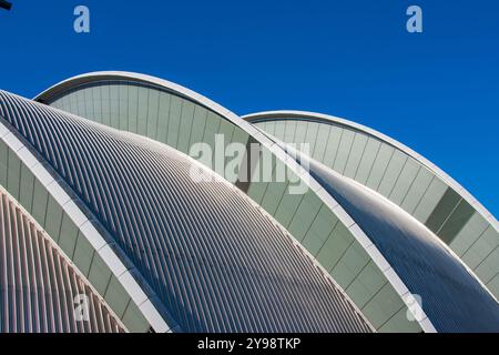 Abschnitt des Daches des Clyde Auditoriums, aufgrund seiner Form liebevoll als Armadillo bekannt, Glasgow, Schottland Stockfoto