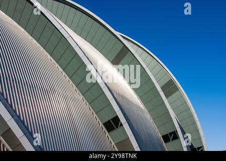 Abschnitt des Daches des Clyde Auditoriums, aufgrund seiner Form liebevoll als Armadillo bekannt, Glasgow, Schottland Stockfoto