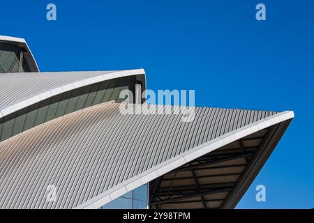 Abschnitt des Daches des Clyde Auditoriums, aufgrund seiner Form liebevoll als Armadillo bekannt, Glasgow, Schottland Stockfoto