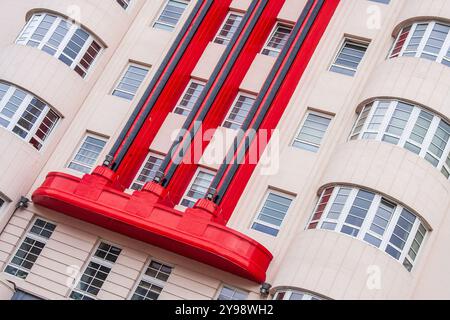 Baird Hall, ein Art-Deco-Gebäude an der Sauchiehall Street, wurde ursprünglich als Beresford Hotel erbaut, bietet aber jetzt Studentenunterkünfte in Glasgow Stockfoto