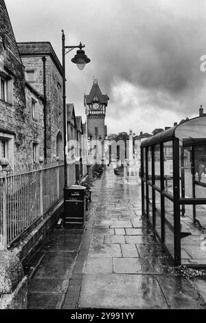 Clock Tower (Barrett Browning Institute) Ledbury im Regen HR8 2AA Stockfoto