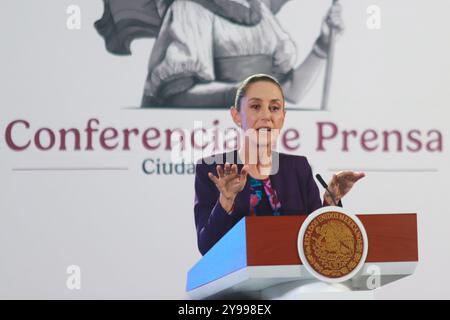 Mexiko-Stadt, Mexiko. Oktober 2024. Claudia Sheinbaum Pardo, Präsidentin von Mexiko, sprach während einer Briefing-Konferenz über die Energiereformen im Nationalpalast. Am 9. Oktober 2024 in Mexiko-Stadt. (Foto: Carlos Santiago/ Credit: Eyepix Group/Alamy Live News Stockfoto