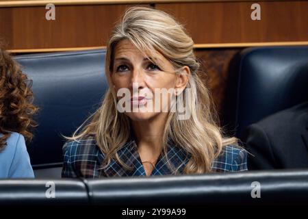 Madrid, Spanien. Oktober 2024. Yolanda Diaz, spanische Arbeits- und Sozialministerin und Vizepräsidentin der spanischen Regierung, wurde am 9. Oktober 2024 auf dem spanischen Abgeordnetenkongress in Madrid, Spanien, besucht; die Regierungskontrolle wurde von den Oppositionsparteien dringend aufgefordert, die Maßnahmen der Regierung in Bezug auf die Migrationskrise zu überprüfen und zu diskutieren. Quelle: SOPA Images Limited/Alamy Live News Stockfoto