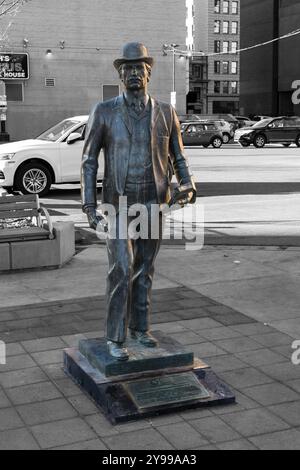 Edmonton, Kanada, 12. November 2023: Die Merchant Statue wurde zum Gedenken an den 100. Jahrestag der Handelskammer von Edmonton aufgestellt. Stockfoto