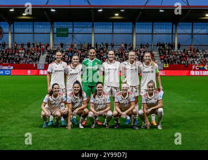 München, Deutschland. Oktober 2024. Das Teamfoto der FC Bayern Frauen Startelf. GER, FC Bayern München gegen Arsenal WFC, Fussball, UEFA Womans Champions League, Gruppe C, 1. Spieltag, Saison 2024/2025, 09.10.2024. Foto: Eibner-Pressefoto/Heike feiner Credit: dpa/Alamy Live News Stockfoto