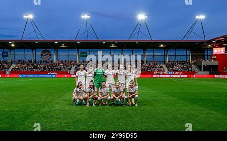 München, Deutschland. Oktober 2024. Das Teamfoto der FC Bayern Frauen Startelf. GER, FC Bayern München gegen Arsenal WFC, Fussball, UEFA Womans Champions League, Gruppe C, 1. Spieltag, Saison 2024/2025, 09.10.2024. Foto: Eibner-Pressefoto/Heike feiner Credit: dpa/Alamy Live News Stockfoto