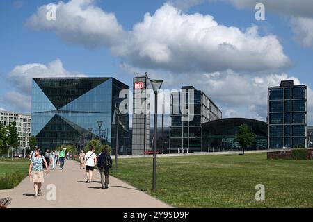 Berlin, Deutschland - 3. August 2024: Berliner Stadtbild mit Berliner Hauptbahnhof. Stockfoto