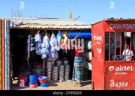 Ilakaka Stadt, Straßenmarkt. Region Ihorombe, Madagaskar. Stockfoto