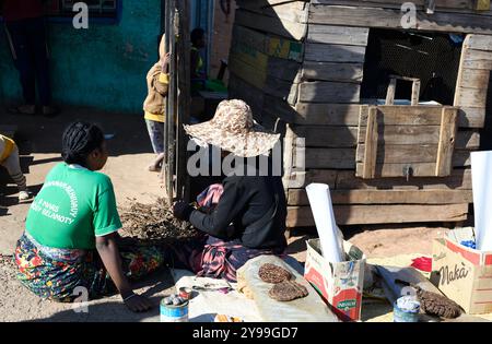 Ilakaka Stadt, Straßenmarkt. Region Ihorombe, Madagaskar. Stockfoto