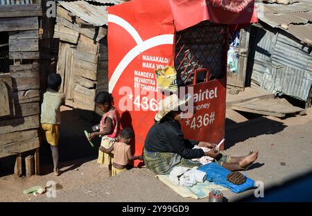 Ilakaka Stadt, Straßenmarkt. Region Ihorombe, Madagaskar. Stockfoto