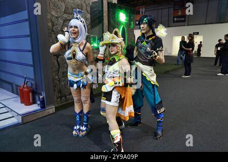 Sao Paulo, Brasilien. Oktober 2024. Cosplayer auf der BGS oder der Brazil Game Show, 15. Ausgabe im Expo Center Norte. Die Expo bringt die wichtigsten Unternehmen des Segments zusammen, ist die Bühne für große Markteinführungen, bietet Platz für unabhängige Studios und zieht Persönlichkeiten aus dem Gaming-Markt an. (Kreditbild: © Leco Viana/TheNEWS2 via ZUMA Press Wire) NUR REDAKTIONELLE VERWENDUNG! Nicht für kommerzielle ZWECKE! Stockfoto