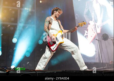 Dougie Poynter von McFly während ihres 21st Birthday Parties Konzerts im O2, London Stockfoto