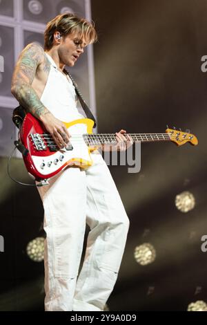 Dougie Poynter von McFly während ihres 21st Birthday Parties Konzerts im O2, London Stockfoto