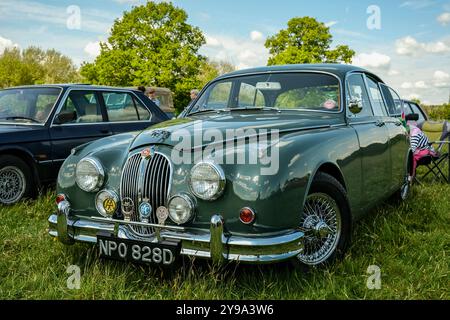 Mai 2022 - 1966 Jaguar MkII auf einer Oldtimer-Ausstellung in der Nähe von Frome in Somerset, England, Großbritannien. Stockfoto