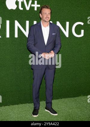 8. Oktober 2024, West Hollywood, Kalifornien, USA: Jason Segel nimmt an der Weltpremiere der Apple TV+ Serie â€œShrinkingâ œ Staffel 2 Teil. (Credit Image: © Billy Bennight/ZUMA Press Wire) NUR REDAKTIONELLE VERWENDUNG! Nicht für kommerzielle ZWECKE! Stockfoto