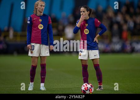 Aitana Bonmati #14 des FC Barcelona und Graham #10 des FC Barcelona beim Spiel der UEFA Women's Champions League Gruppe D zwischen Manchester City und FC Barcelona im Joie Stadium, Manchester am Dienstag, den 8. Oktober 2024. (Foto: Mike Morese | MI News) Credit: MI News & Sport /Alamy Live News Stockfoto