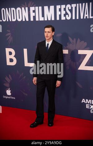 London, Großbritannien. Oktober 2024. Harris Dickinson nimmt an der „Blitz“-Weltpremiere während der Eröffnungsnacht Gala des 68. BFI London Film Festivals in der Royal Festival Hall Teil. Quelle: SOPA Images Limited/Alamy Live News Stockfoto