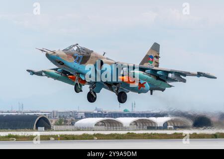 Konya, Türkei - 05 09 2023: Anatolischer Adler Aserbaidschanische Luftwaffe Übung 2023 Aserbaidschanische Luftwaffe MIG 29 Kampfjet in einer Rollposition in Konya Stockfoto