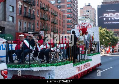 Die jährliche Festival-Parade von San Gennaro in der Canal Street und Mulberry Street in New York City Stockfoto