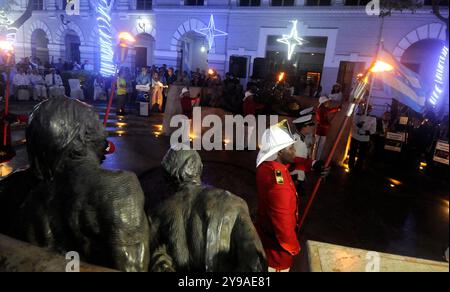 GYE FRAGUA DE VULCANO Guayaquil 9. Oktober 2024 auf der Plaza de la Administracion fand statt, Aurora Gloriosa Rezeption Denkmal Vulcans Schmiede mit der Anwesenheit des Bürgermeisters der Stadt Aquiles Alvarez Foto JosÃ Alvarado API Guayaquil Guayas Ecuador SOI GYE FRAGUA DE VULCANO 30e335af5c18f6db804665f1x xJosÃ Alddb4225: Alddb4225 Stockfoto