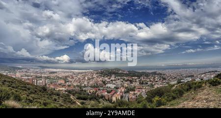 Panorama von Barcelona vom Tibidabo Hill Stockfoto