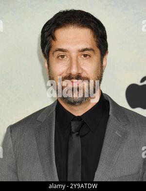 West Hollywood, Kalifornien, USA. Oktober 2024. Neil Goldman nimmt am 08. Oktober 2024 in West Hollywood, Kalifornien, an der zweiten Staffel von Apple TV’s „Shrinking“ im Pacific Design Center Teil. Quelle: Jeffrey Mayer/Media Punch/Alamy Live News Stockfoto