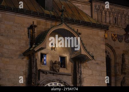 Teil der astronomischen Uhr in der Prager Altstadt am Abend. Blick auf die astronomische Uhr, Prag. Stockfoto