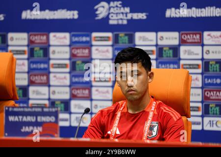 King Abdullah Sports City Stadium, Dschidda, Saudi-Arabien. Oktober 2024. Wataru Endo (JPN), 9. Oktober 2024 - Fußball/Fußball: Japan-Cheftrainer Hajime Moriyasu und Wataru Endo nehmen an einer Pressekonferenz der FIFA-Weltmeisterschaft 2026 im Finale der Asiatischen Qualifikationsrunde Gruppe C gegen Saudi-Arabien im King Abdullah Sports City Stadium in Jeddah, Saudi-Arabien Teil. Quelle: AFLO/Alamy Live News Stockfoto