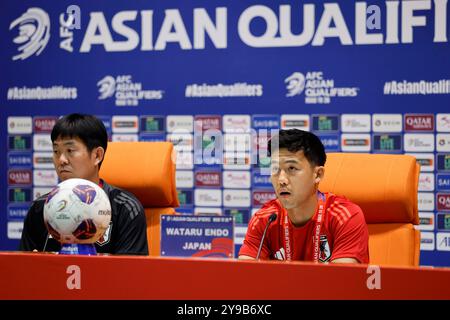 King Abdullah Sports City Stadium, Dschidda, Saudi-Arabien. Oktober 2024. Wataru Endo, Hajime Moriyasu (JPN), 9. Oktober 2024 - Fußball/Fußball: Japan-Cheftrainer Hajime Moriyasu und Wataru Endo nehmen an einer Pressekonferenz der FIFA-Weltmeisterschaft 2026 im Finale der Asienqualifikation in der Gruppe C gegen Saudi-Arabien im King Abdullah Sports City Stadium in Jeddah Teil. Quelle: AFLO/Alamy Live News Stockfoto