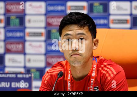 King Abdullah Sports City Stadium, Dschidda, Saudi-Arabien. Oktober 2024. Wataru Endo (JPN), 9. Oktober 2024 - Fußball/Fußball: Japan-Cheftrainer Hajime Moriyasu und Wataru Endo nehmen an einer Pressekonferenz der FIFA-Weltmeisterschaft 2026 im Finale der Asiatischen Qualifikationsrunde Gruppe C gegen Saudi-Arabien im King Abdullah Sports City Stadium in Jeddah, Saudi-Arabien Teil. Quelle: AFLO/Alamy Live News Stockfoto
