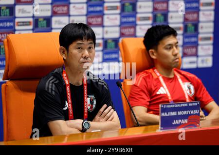 King Abdullah Sports City Stadium, Dschidda, Saudi-Arabien. Oktober 2024. Hajime Moriyasu, Wataru Endo (JPN), 9. Oktober 2024 - Fußball/Fußball : Japan-Cheftrainer Hajime Moriyasu und Wataru Endo nehmen an einer Pressekonferenz der FIFA-Weltmeisterschaft 2026 im Finale der Asiatischen Qualifikationsrunde Gruppe C gegen Saudi-Arabien im King Abdullah Sports City Stadium in Jeddah Teil. Quelle: AFLO/Alamy Live News Stockfoto