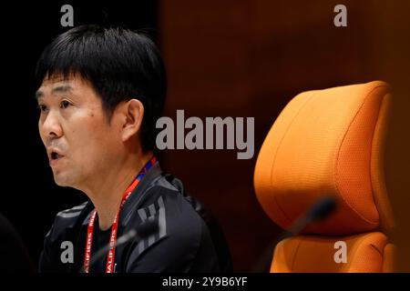 King Abdullah Sports City Stadium, Dschidda, Saudi-Arabien. Oktober 2024. Hajime Moriyasu (JPN), 9. Oktober 2024 - Fußball/Fußball : Japans Cheftrainer Hajime Moriyasu und Wataru Endo nehmen an einer Pressekonferenz der FIFA-Weltmeisterschaft 2026 im Finale der Asien-Qualifikationsrunde Gruppe C gegen Saudi-Arabien im King Abdullah Sports City Stadium in Jeddah, Saudi-Arabien Teil. Quelle: AFLO/Alamy Live News Stockfoto