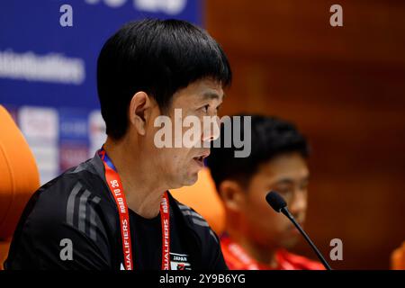 King Abdullah Sports City Stadium, Dschidda, Saudi-Arabien. Oktober 2024. Hajime Moriyasu (JPN), 9. Oktober 2024 - Fußball/Fußball : Japans Cheftrainer Hajime Moriyasu und Wataru Endo nehmen an einer Pressekonferenz der FIFA-Weltmeisterschaft 2026 im Finale der Asien-Qualifikationsrunde Gruppe C gegen Saudi-Arabien im King Abdullah Sports City Stadium in Jeddah, Saudi-Arabien Teil. Quelle: AFLO/Alamy Live News Stockfoto
