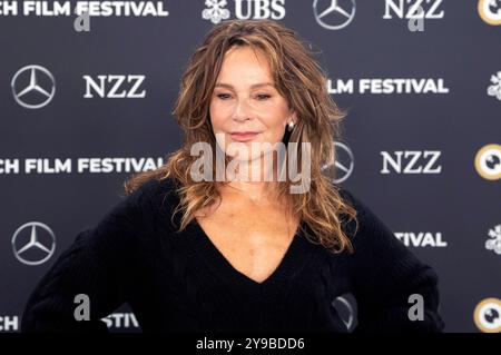 Jennifer Grey bei der Premiere des Kinofilms 'A Real Pain' auf dem 20. Zürich Filmfestival 2024 im Corso 1. Zürich, 09.10.2024 Stockfoto