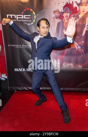 Los Angeles, USA. Oktober 2024. Schauspieler John Ozuna besucht die private Los Angeles Premiere von BLACK CREEK im Fine Arts Theater, Los Angeles, CA, 9. Oktober 2024 Credit: Eugene Powers/Alamy Live News Stockfoto