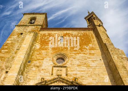 Fassade der historischen Kirche San Martin in Trujillo, Spanien Stockfoto