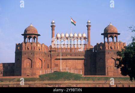 Indien, Delhi, Humayuns Grab, ähnlich in Stil und Konstruktion dem Taj Mahal, eines der wichtigsten Beispiele der Mogularchitektur in Delhi. Stockfoto