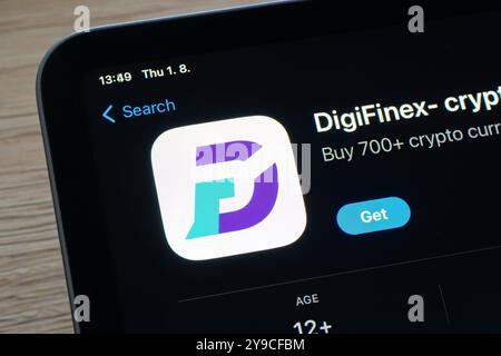 OSTRAVA, TSCHECHIEN – 1. AUGUST 2024: App-Store mit DigiFinex-App zum Kauf und Verkauf von Kryptowährungen Stockfoto
