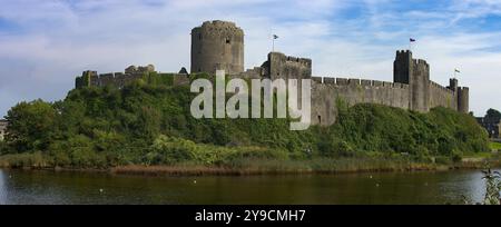 Panoramablick auf Pembroke Castle, Pembrokeshire Coast National Park, Wales. Stockfoto