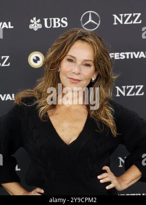 ZFF, Filmfestival in Zürich, 03.-13.10.2024 Jennifer Grey bei der Premiere von A Real Pain im Rahmen des 20. Zurich Film Festival, Zürich, 09.10.2024 Zürich *** ZFF, Zurich Film Festival, 03 13 10 2024 Jennifer Grey bei der Premiere von A Real Pain im Rahmen des 20 Zurich Film Festival, Zürich, 09 10 2024 Zürich Copyright: XAnitaxBuggex Stockfoto