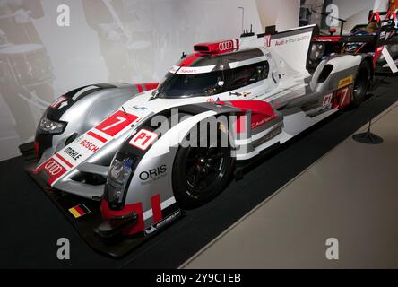 Der Audi R18 E-Tron Quattro, der 2012 das 24-Stunden-Rennen von Le Mans gewann, angetrieben von André Lotteree, Benoît Tréluyer und Marcel Fässler, Stockfoto