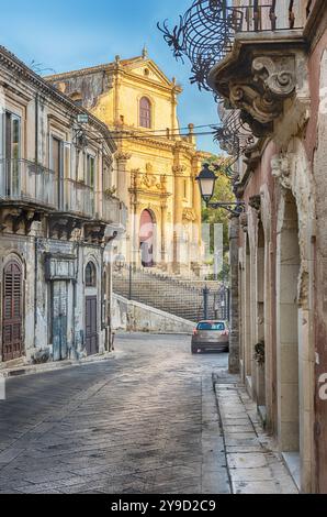 Fassade der Kirche von Anime Sante del Purgatorio, im Stadtteil Ibla von Ragusa, Sizilien, Italien Stockfoto